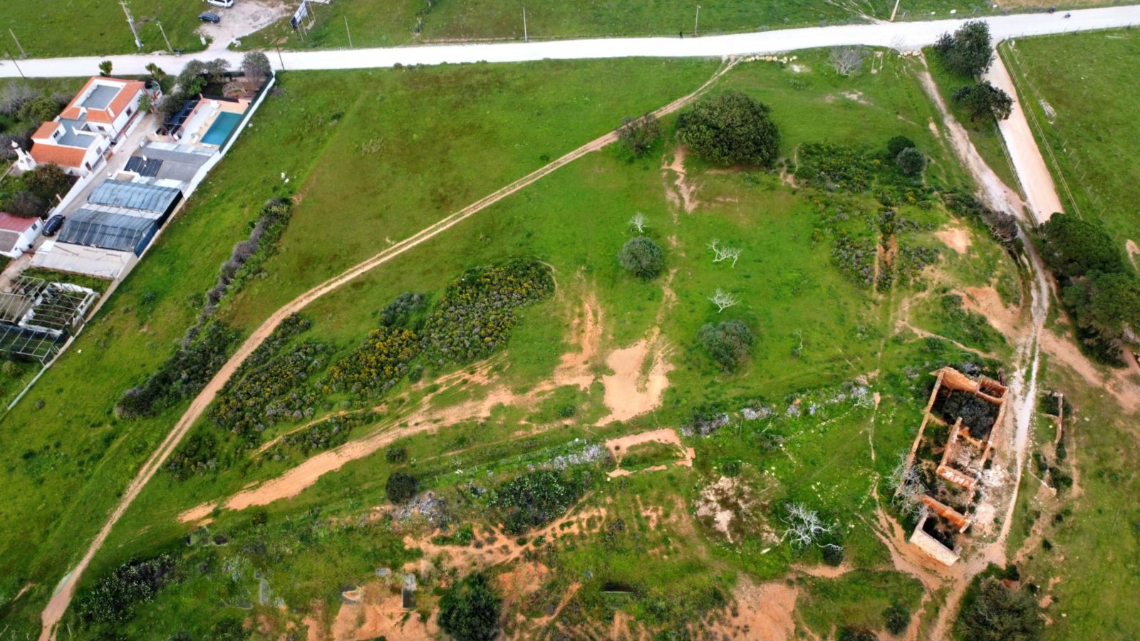 land olhos d'agua